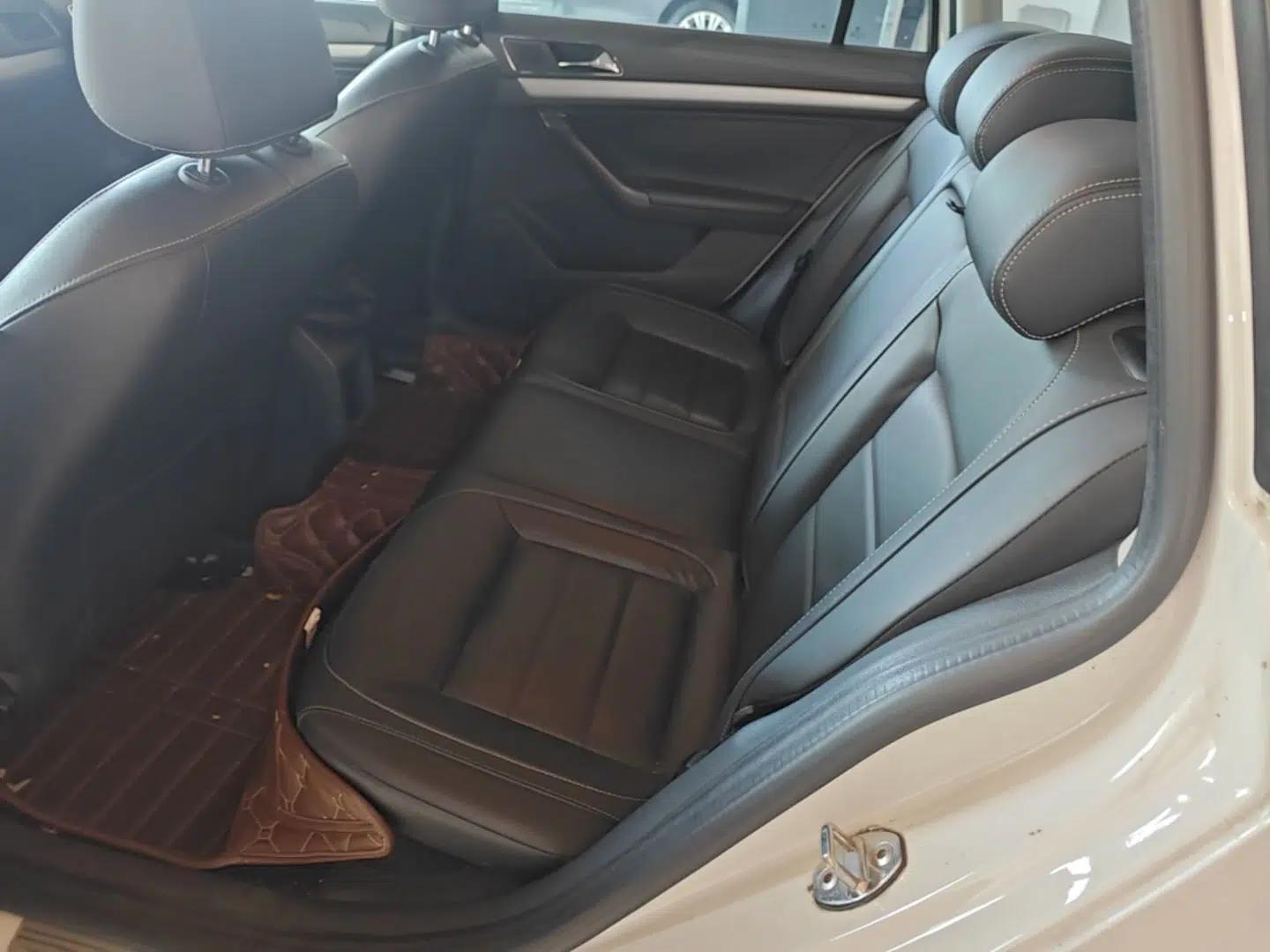 Volkswagen Gran Lavida 2015 1.6L Automatic Comfort Edition — миниатюра 20