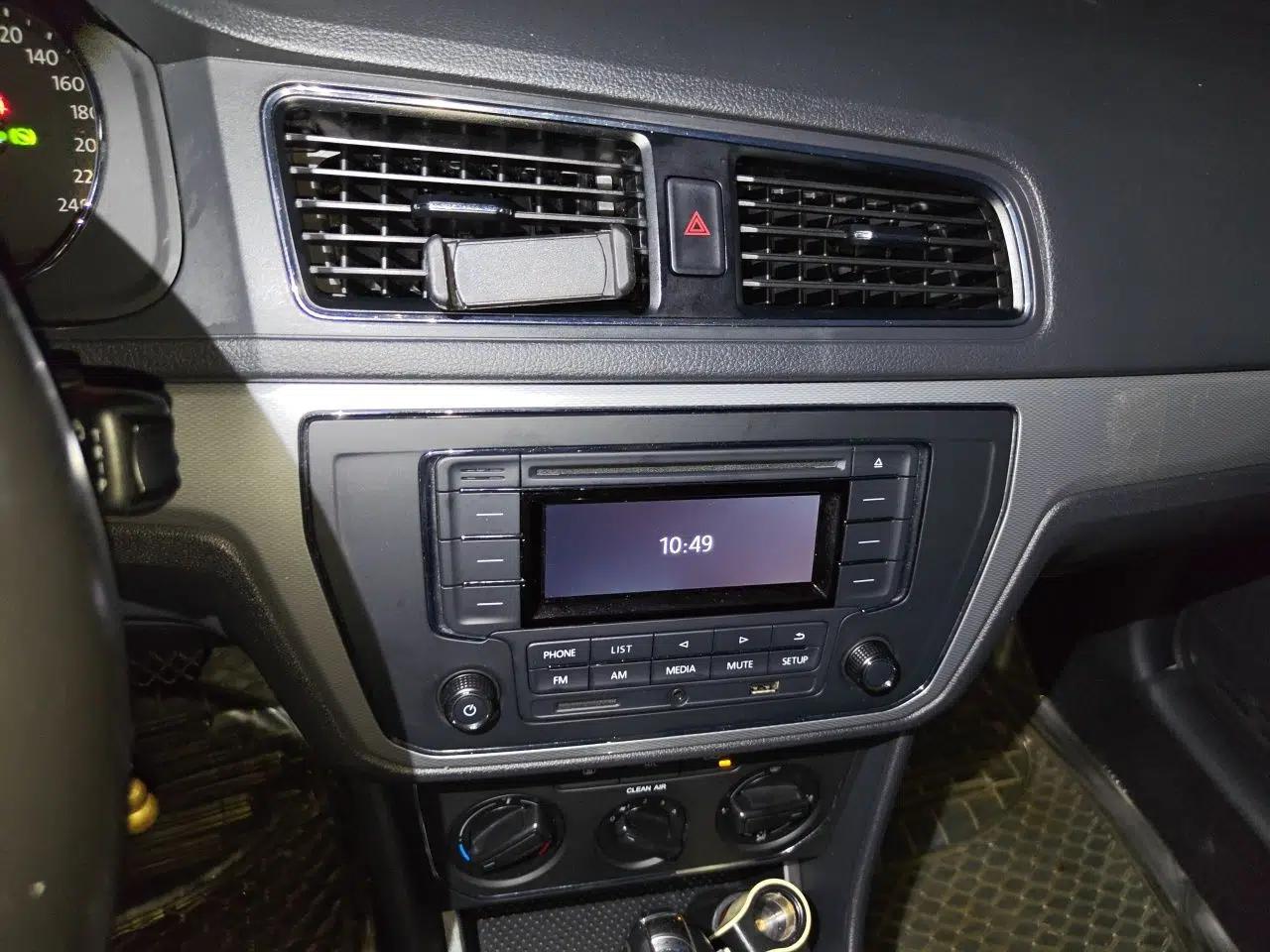 Volkswagen Gran Lavida 2015 1.6L Automatic Comfort Edition — миниатюра 13