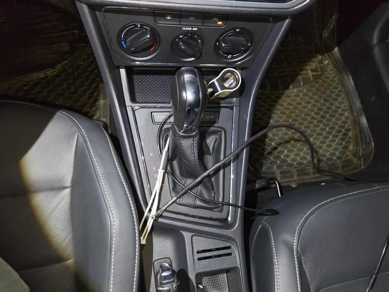 Volkswagen Gran Lavida 2015 1.6L Automatic Comfort Edition — миниатюра 14