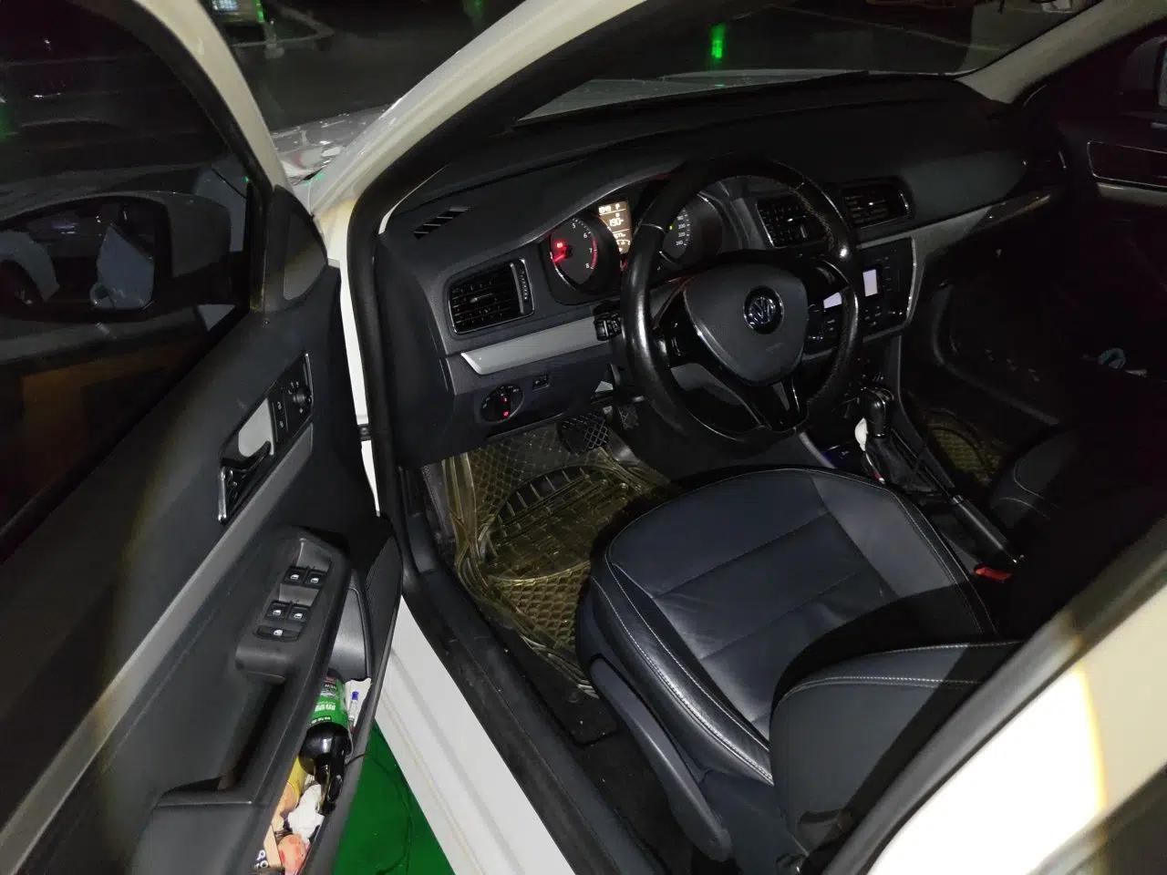 Volkswagen Gran Lavida 2015 1.6L Automatic Comfort Edition — миниатюра 16