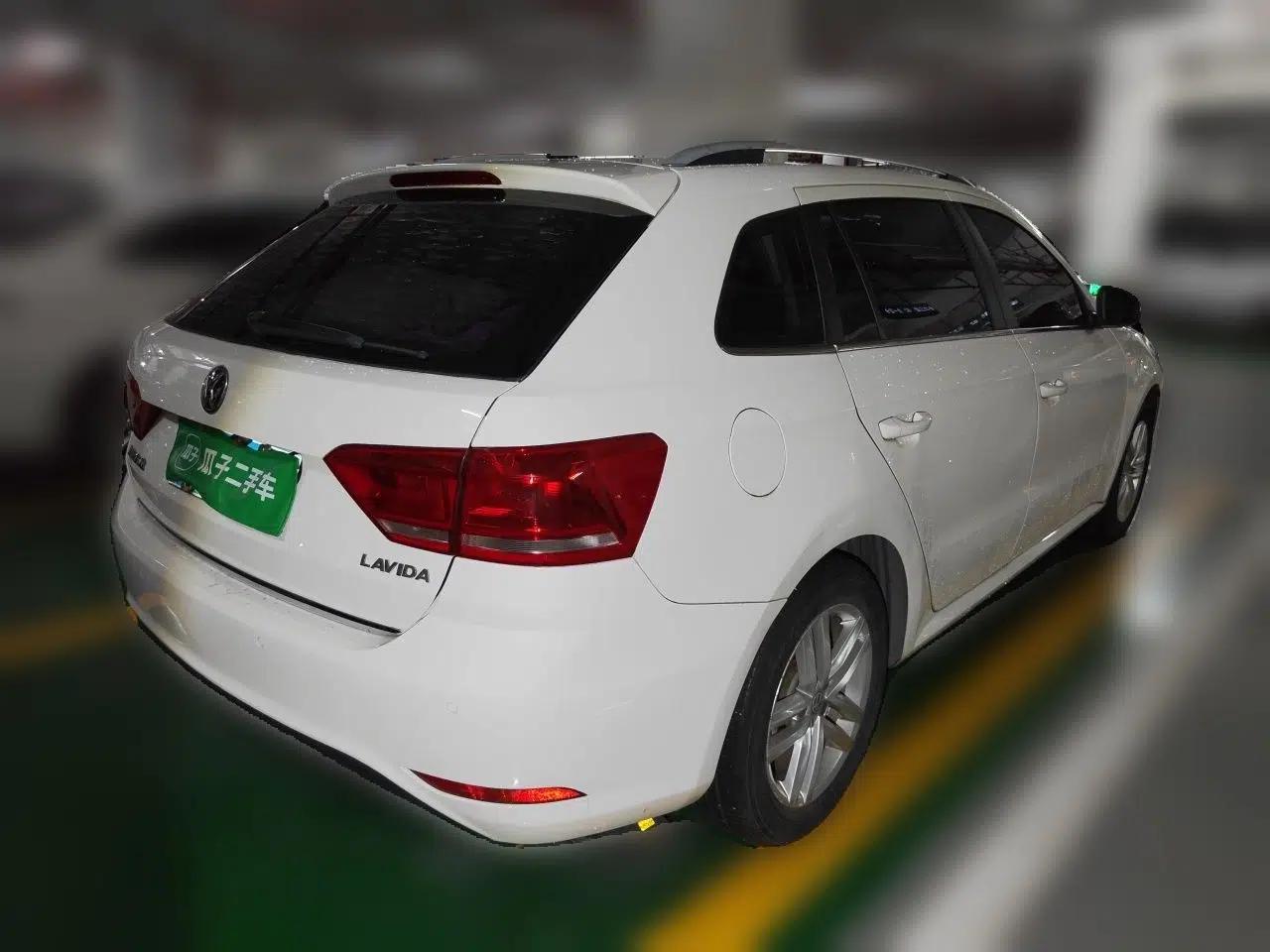Volkswagen Gran Lavida 2015 1.6L Automatic Comfort Edition — миниатюра 6