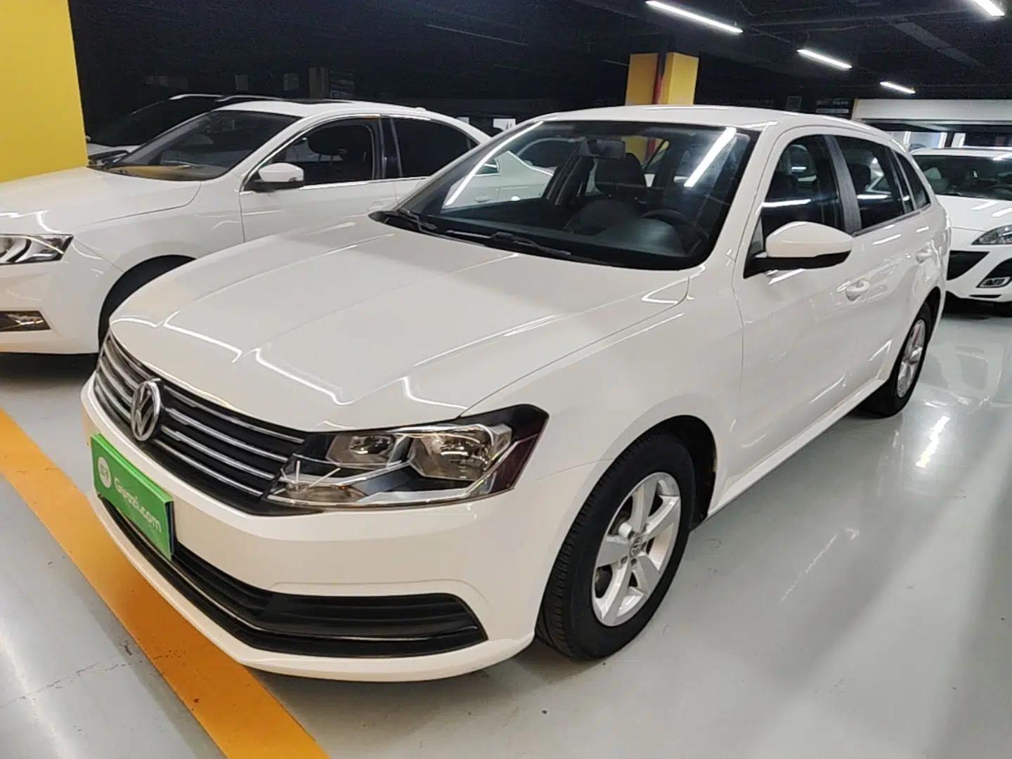 Volkswagen Gran Lavida 2015 1.6L Automatic Fashion Edition — миниатюра 1