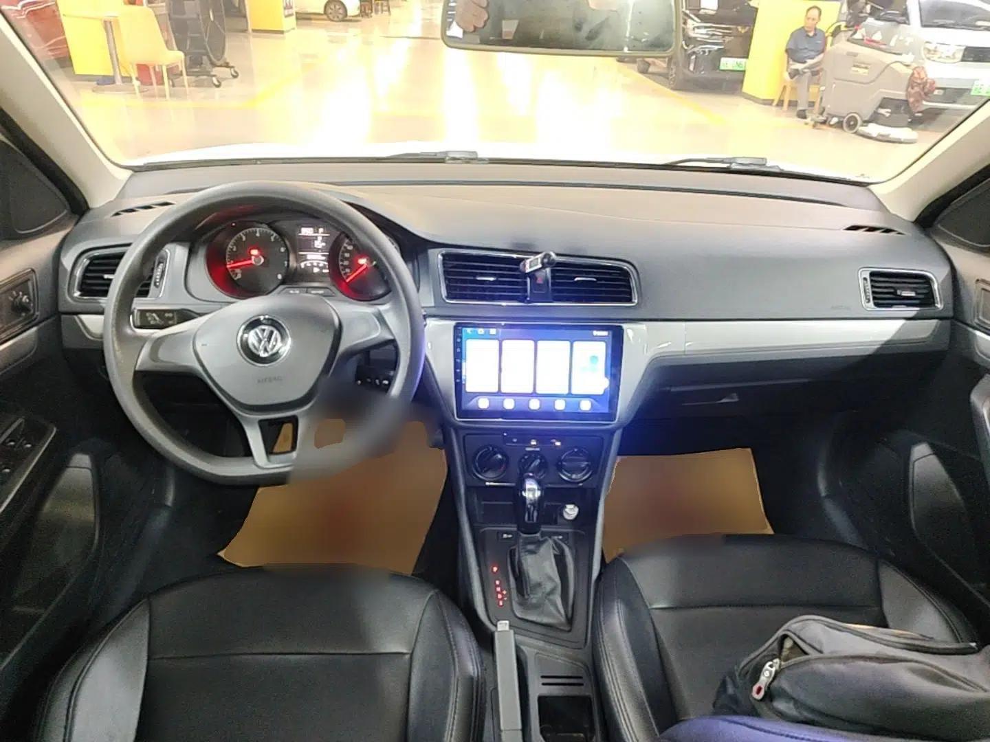 Volkswagen Gran Lavida 2015 1.6L Automatic Fashion Edition — миниатюра 17