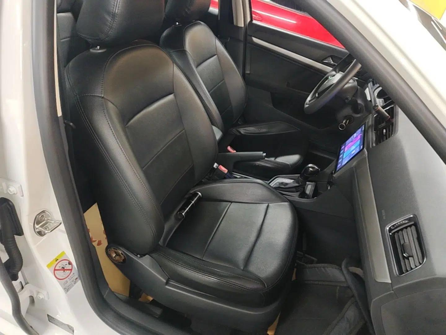 Volkswagen Gran Lavida 2015 1.6L Automatic Fashion Edition — миниатюра 24
