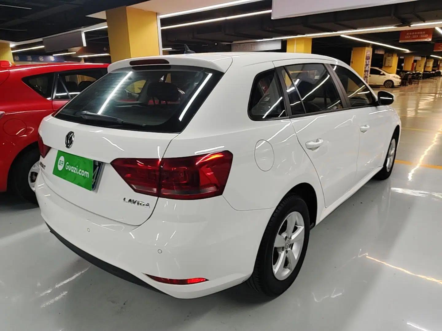 Volkswagen Gran Lavida 2015 1.6L Automatic Fashion Edition — миниатюра 6