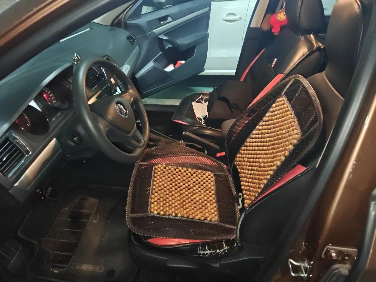 Volkswagen Gran Lavida 2015 1.6L Automatic Fashion Edition — миниатюра 15