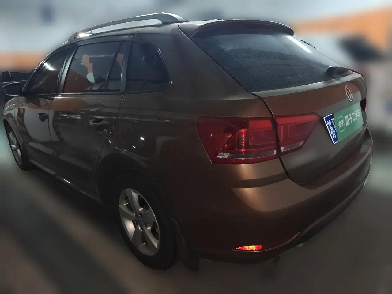 Volkswagen Gran Lavida 2015 1.6L Automatic Fashion Edition — миниатюра 4