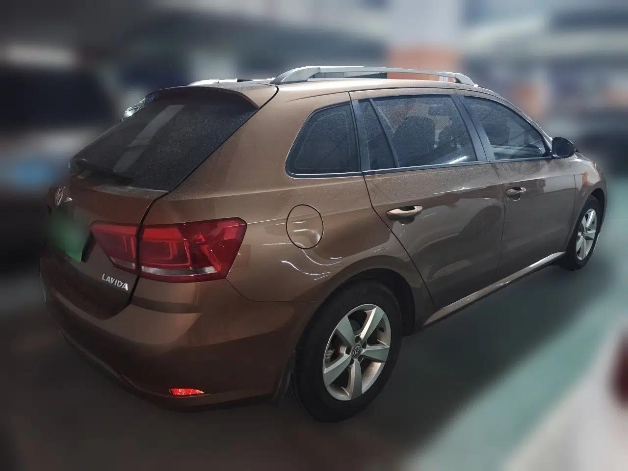 Volkswagen Gran Lavida 2015 1.6L Automatic Fashion Edition — миниатюра 6
