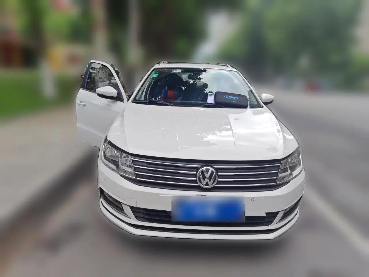 Volkswagen Gran Lavida 2015 1.6L Automatic Comfort Edition — миниатюра 2