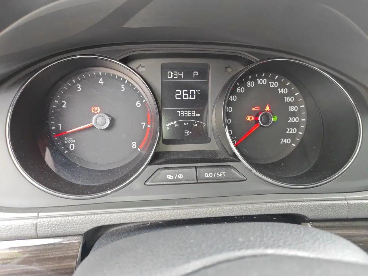 Volkswagen Gran Lavida 2015 1.6L Automatic Comfort Edition — миниатюра 12