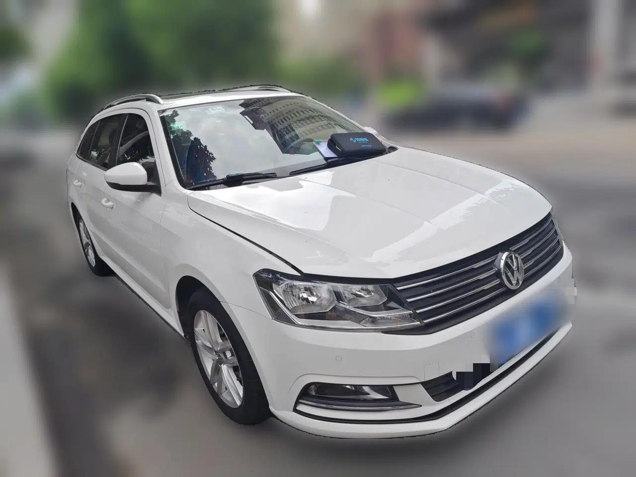 Volkswagen Gran Lavida 2015 1.6L Automatic Comfort Edition — миниатюра 3
