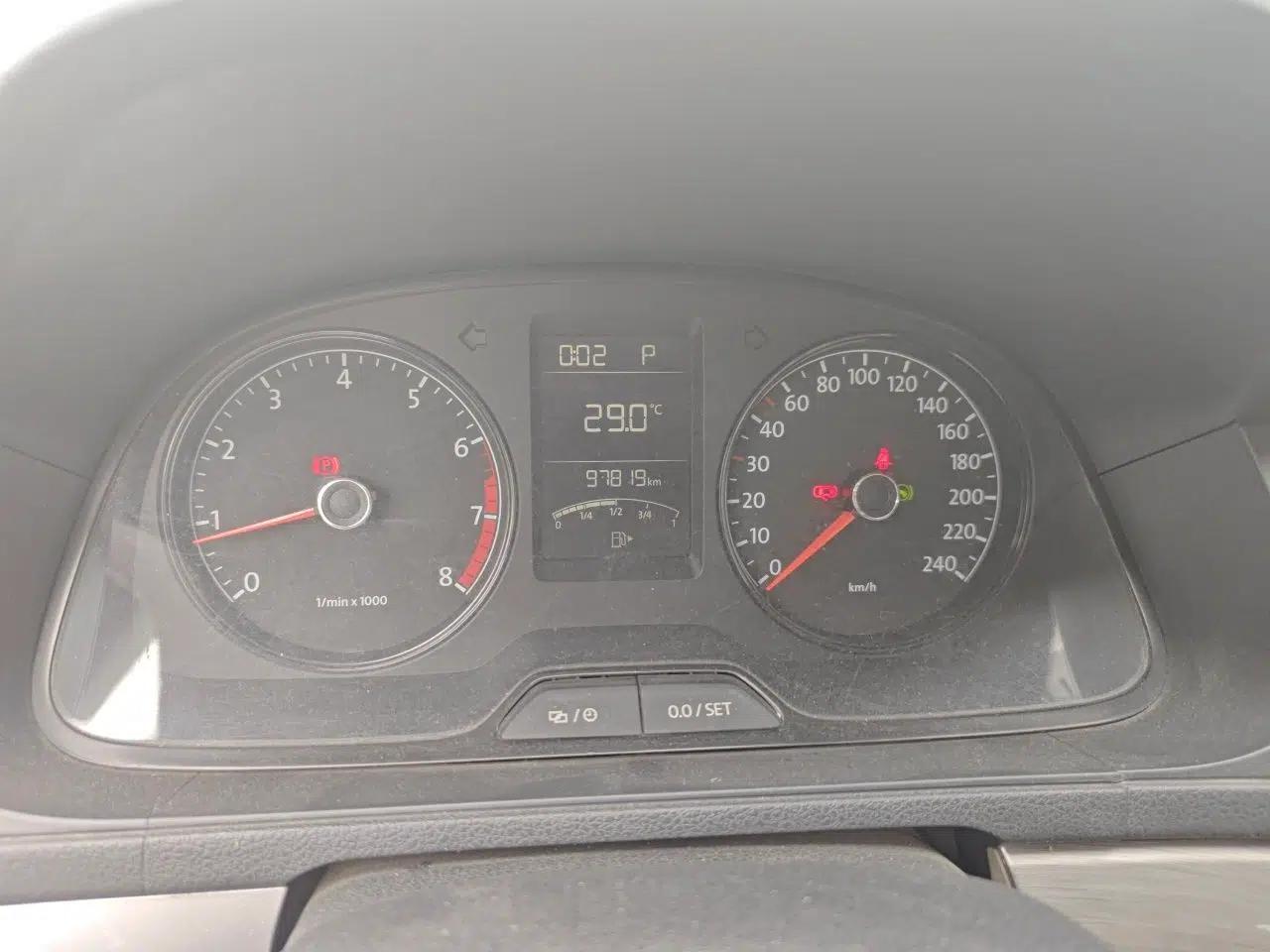 Volkswagen Gran Lavida 2013 1.6L Automatic Fashion Model — миниатюра 11