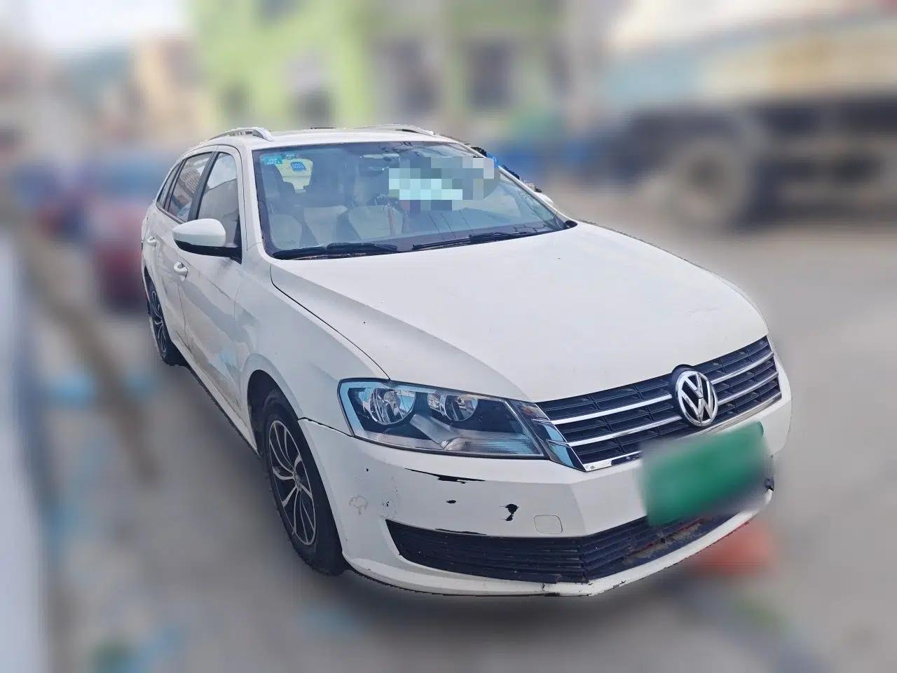 Volkswagen Gran Lavida 2013 1.6L Automatic Fashion Model — миниатюра 3