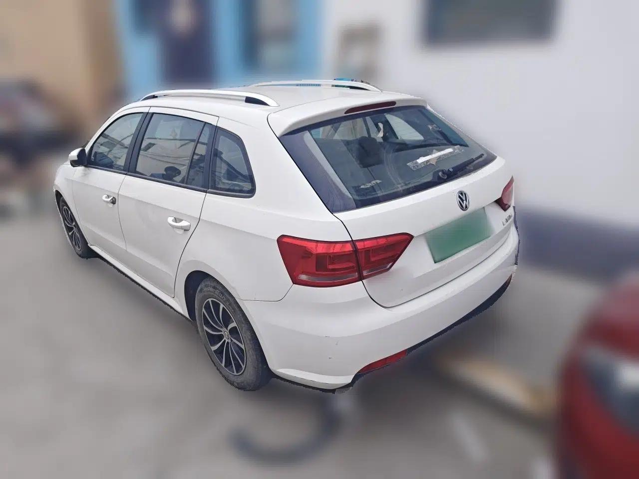 Volkswagen Gran Lavida 2013 1.6L Automatic Fashion Model — миниатюра 4