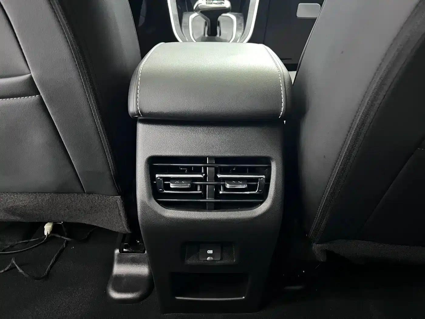 Haval M6 2021 PLUS 1.5T DCT Luxury Intelligent Connectivity Edition — миниатюра 14