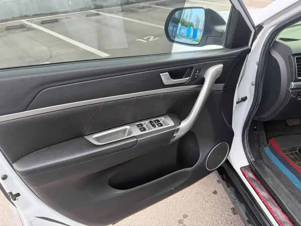 Haval M6 2017 1.5T Automatic 2WD Elite — миниатюра 7