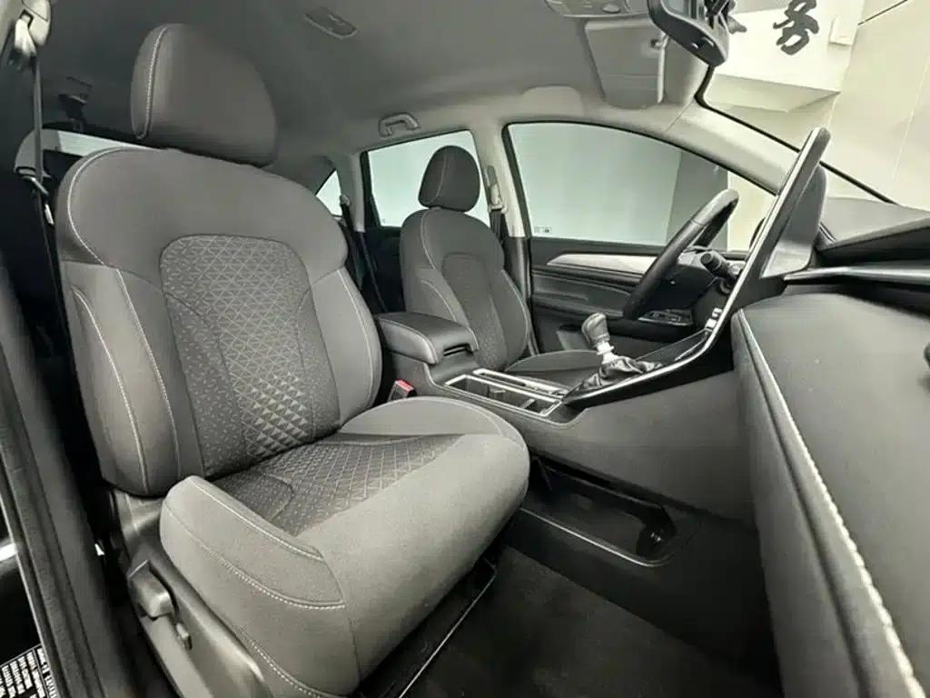 Haval M6 2021 PLUS 1.5T Manual Elite Intelligent Connectivity Edition — миниатюра 15