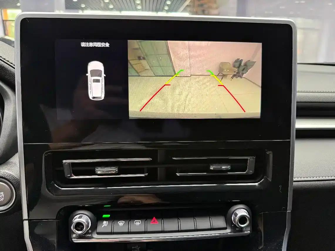 Haval M6 2023 PLUS 1.5T Manual Luxury Intelligent Connectivity Edition — миниатюра 14