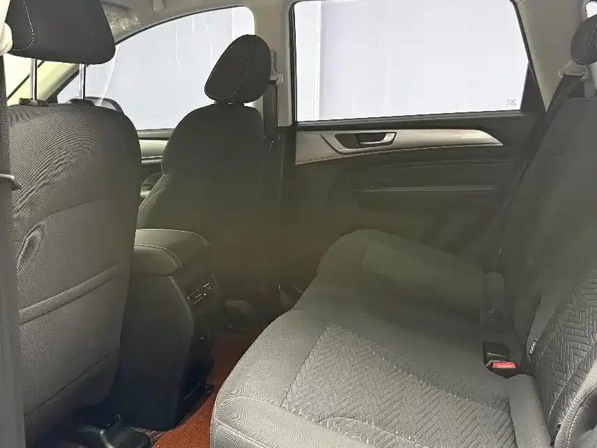 Haval M6 2023 PLUS 1.5T Manual Luxury Intelligent Connectivity Edition — миниатюра 16