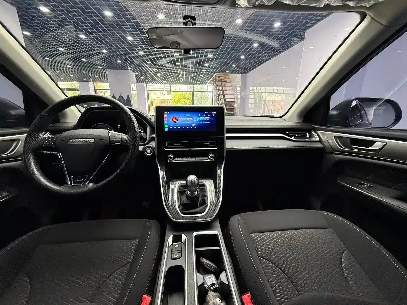 Haval M6 2023 PLUS 1.5T Manual Luxury Intelligent Connectivity Edition — миниатюра 17