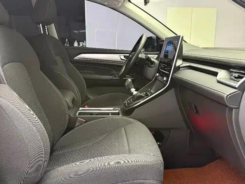Haval M6 2023 PLUS 1.5T Manual Luxury Intelligent Connectivity Edition — миниатюра 18
