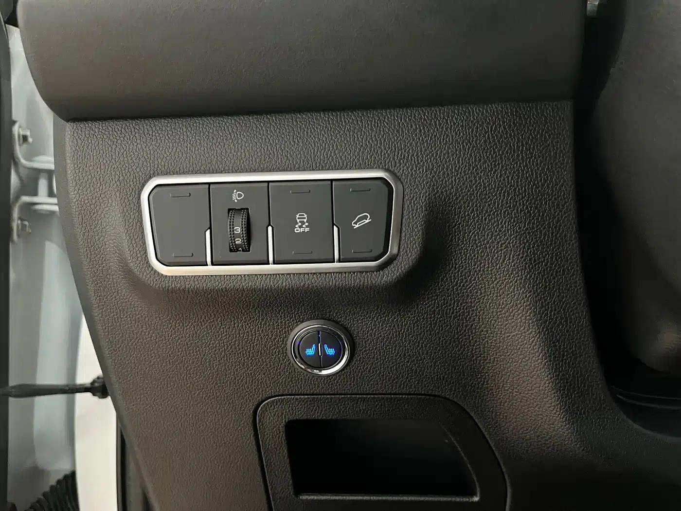 Haval M6 2021 PLUS 1.5T DCT Elite Intelligent Connectivity Edition — миниатюра 16
