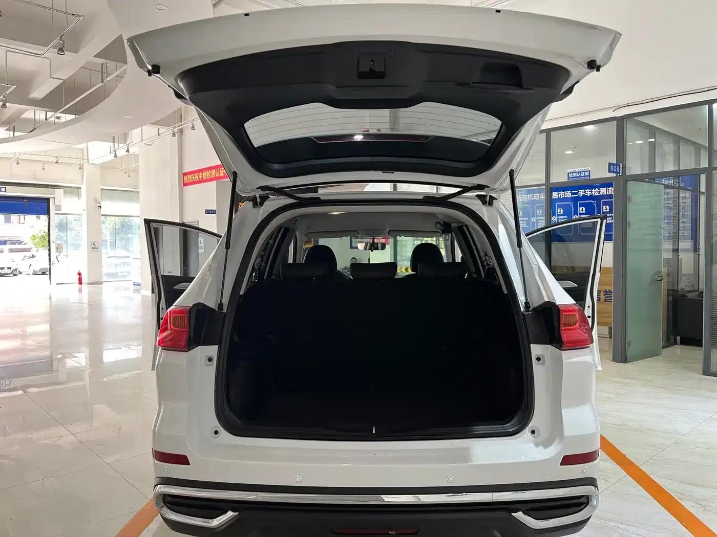 Haval M6 2021 PLUS 1.5T DCT Elite Intelligent Connectivity Edition — миниатюра 17