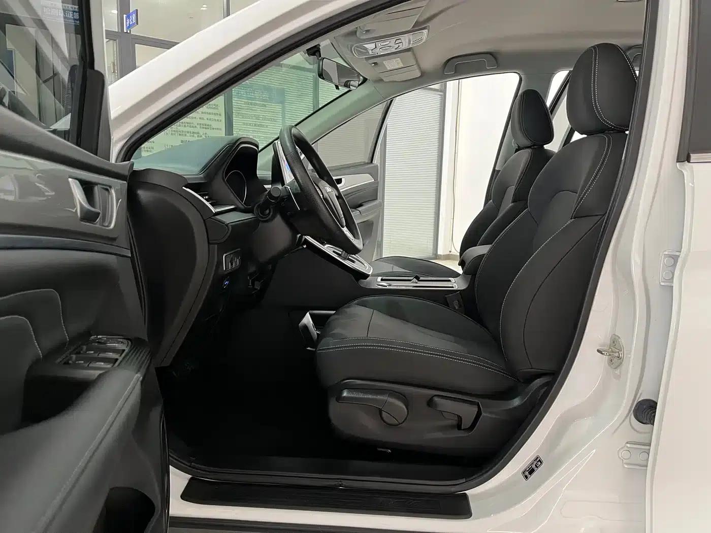 Haval M6 2021 PLUS 1.5T DCT Elite Intelligent Connectivity Edition — миниатюра 8