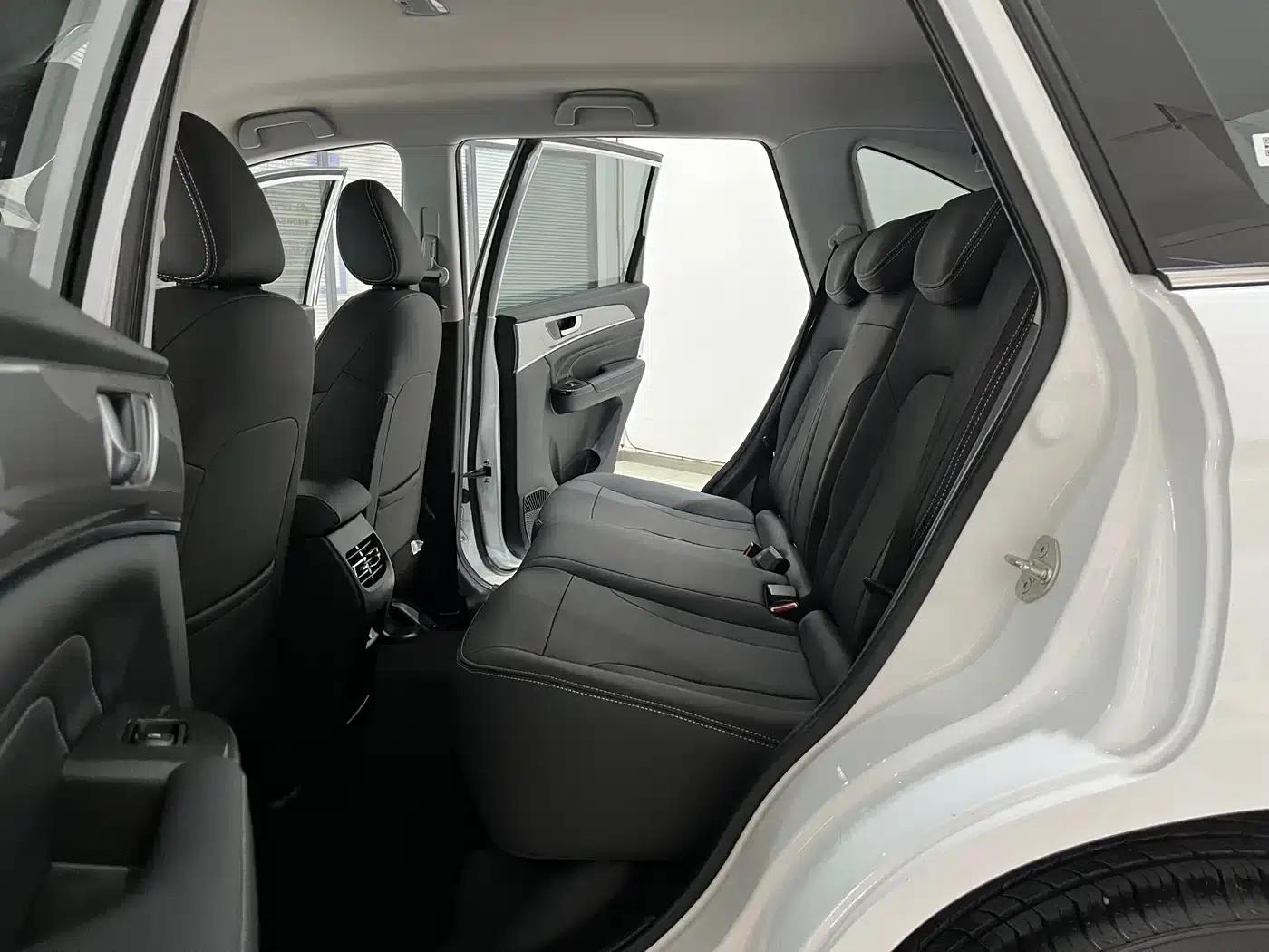 Haval M6 2021 PLUS 1.5T DCT Elite Intelligent Connectivity Edition — миниатюра 9
