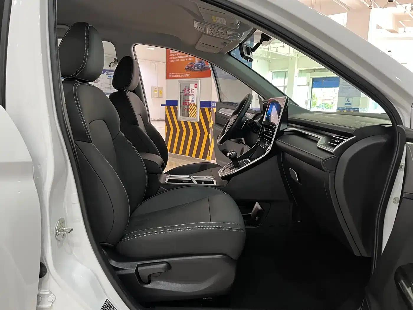 Haval M6 2021 PLUS 1.5T DCT Elite Intelligent Connectivity Edition — миниатюра 10