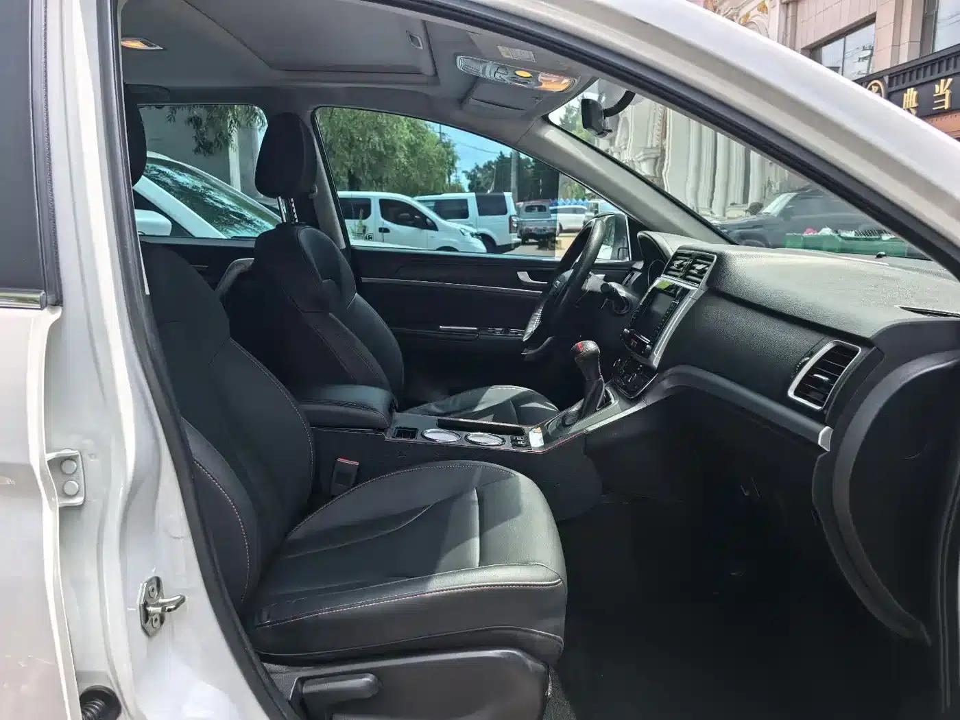 Haval M6 2021 PLUS 1.5T DCT Elite Intelligent Connectivity Edition — миниатюра 7