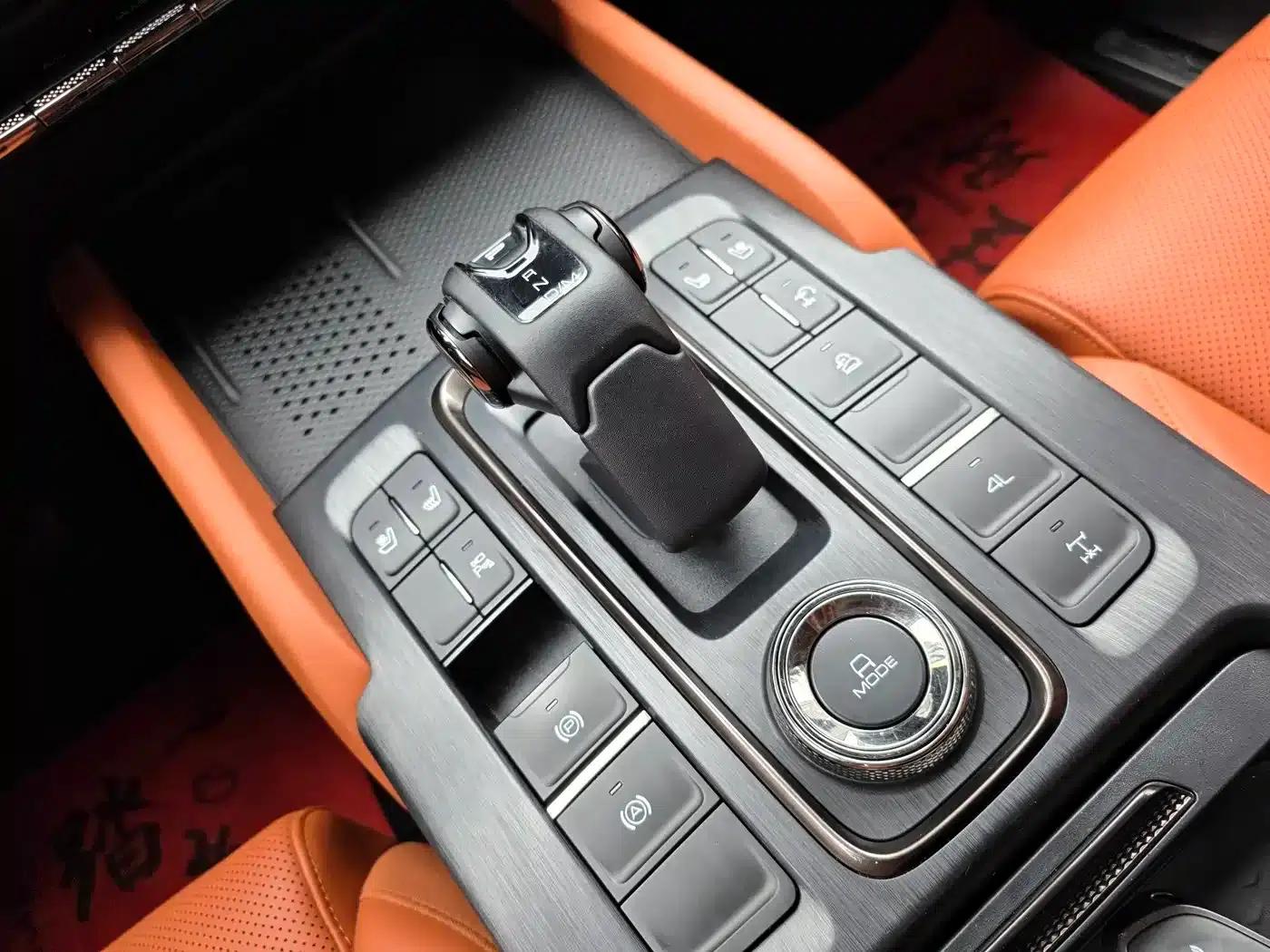 Haval H9 2024 2.0T Gasoline 4WD Ultimate Edition — миниатюра 13