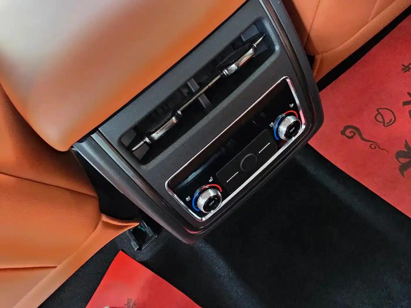 Haval H9 2024 2.0T Gasoline 4WD Ultimate Edition — миниатюра 15