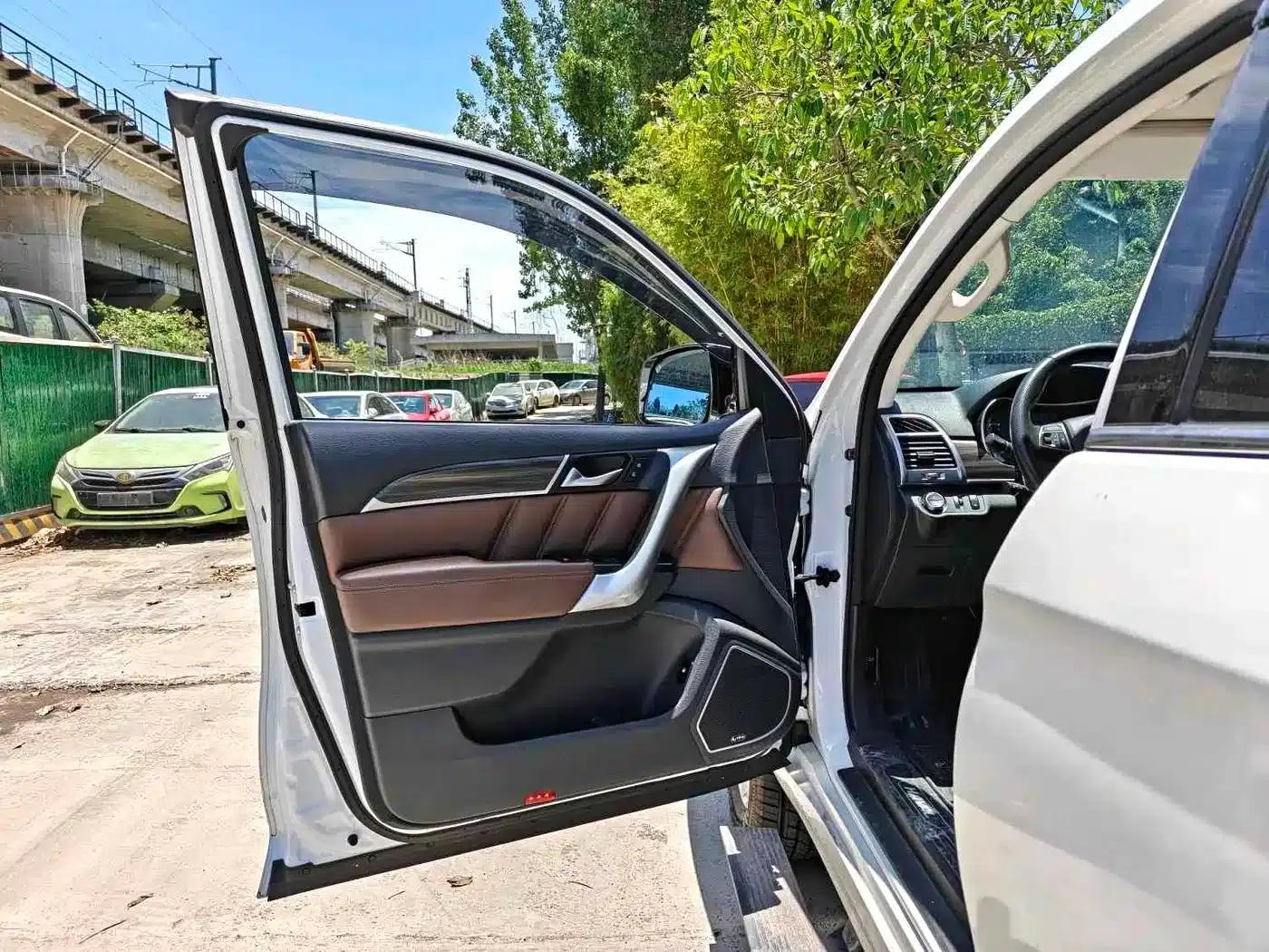 Haval H9 2017 2.0T Gasoline 4WD Luxury 7-Seater — миниатюра 8