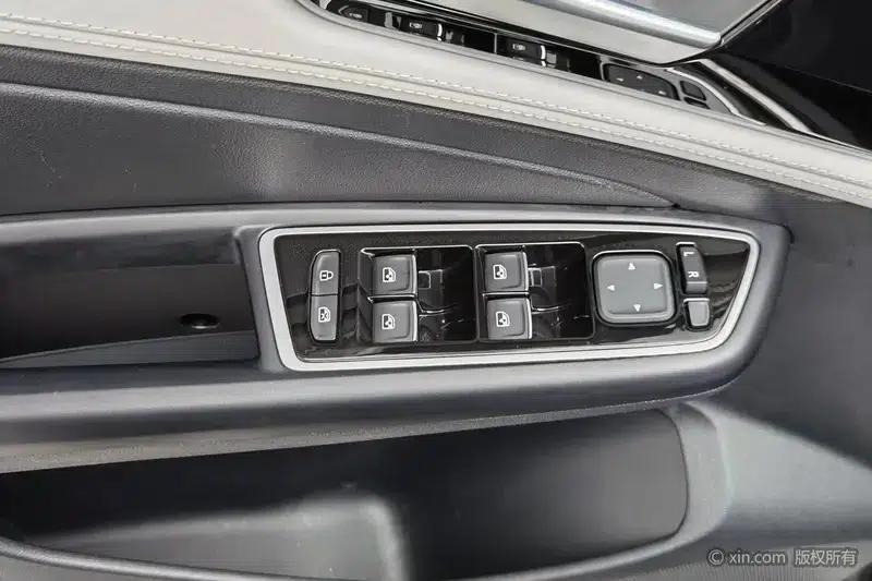 Jetta VS5 2024 280TSI Manual Pioneer Edition — миниатюра 22