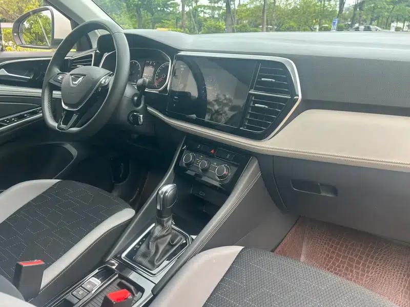 Jetta VS5 2023 280TSI Automatic Entry-Level Edition — миниатюра 17