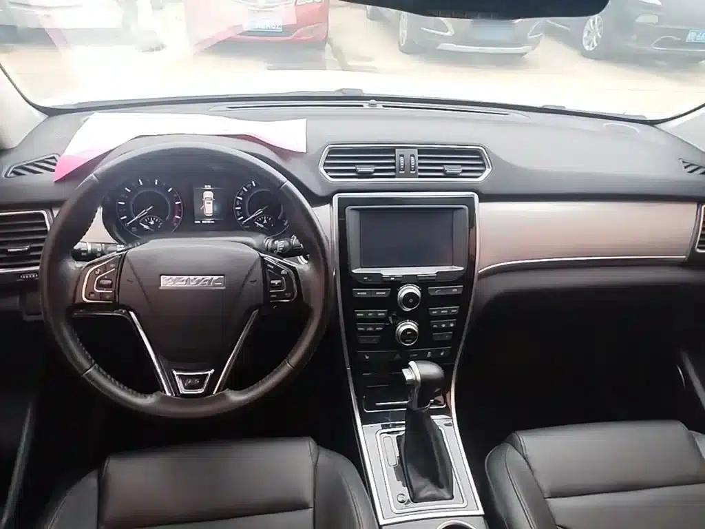 Haval H2 2017 Red Label 1.5T Automatic Two-Wheel Drive Luxury Edition — миниатюра 10