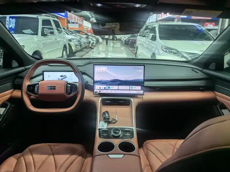 Galaxy L6 2025 1.5 EM-i DHT 140KM Explorer+ Edition — миниатюра 11