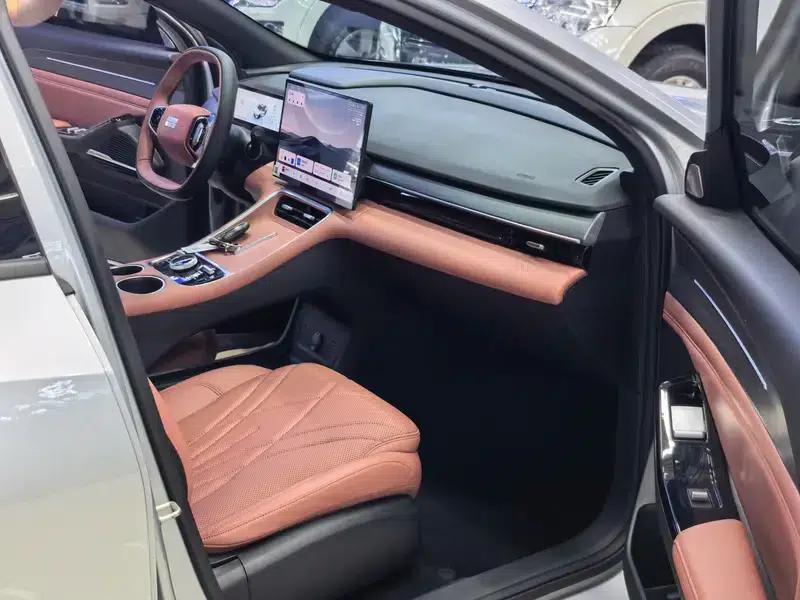 Galaxy L6 2025 1.5 EM-i DHT 140KM Explorer+ Edition — миниатюра 10