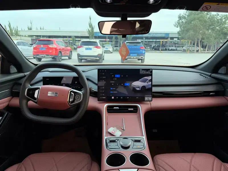 Galaxy L6 2025 1.5 EM-i DHT 140KM Long Range Edition — миниатюра 7