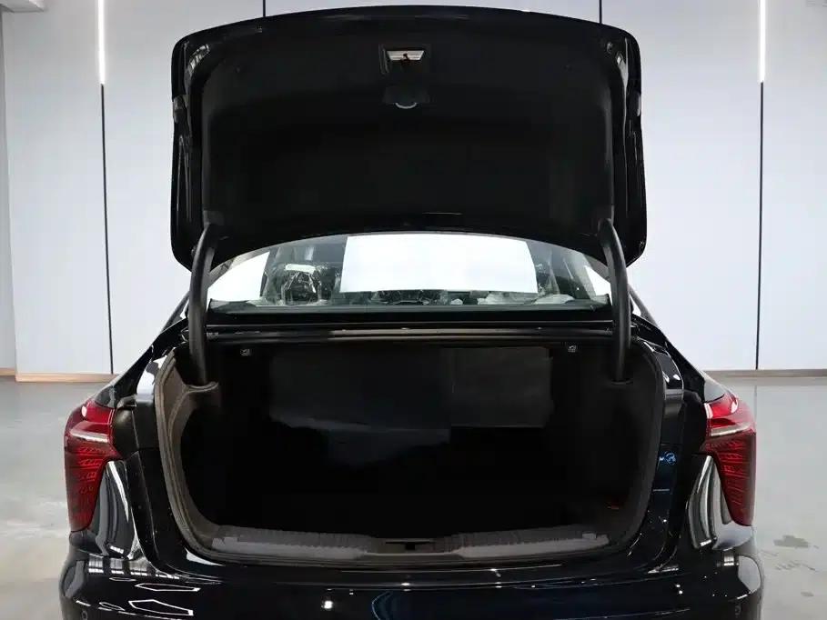 Hongqi H5 2025 2.0T Automatic Flagship Edition — миниатюра 8
