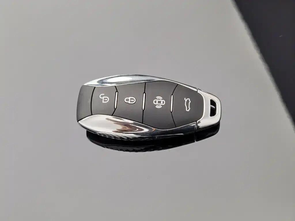 Hongqi H5 2025 1.5T DCT Flag Edition — миниатюра 19