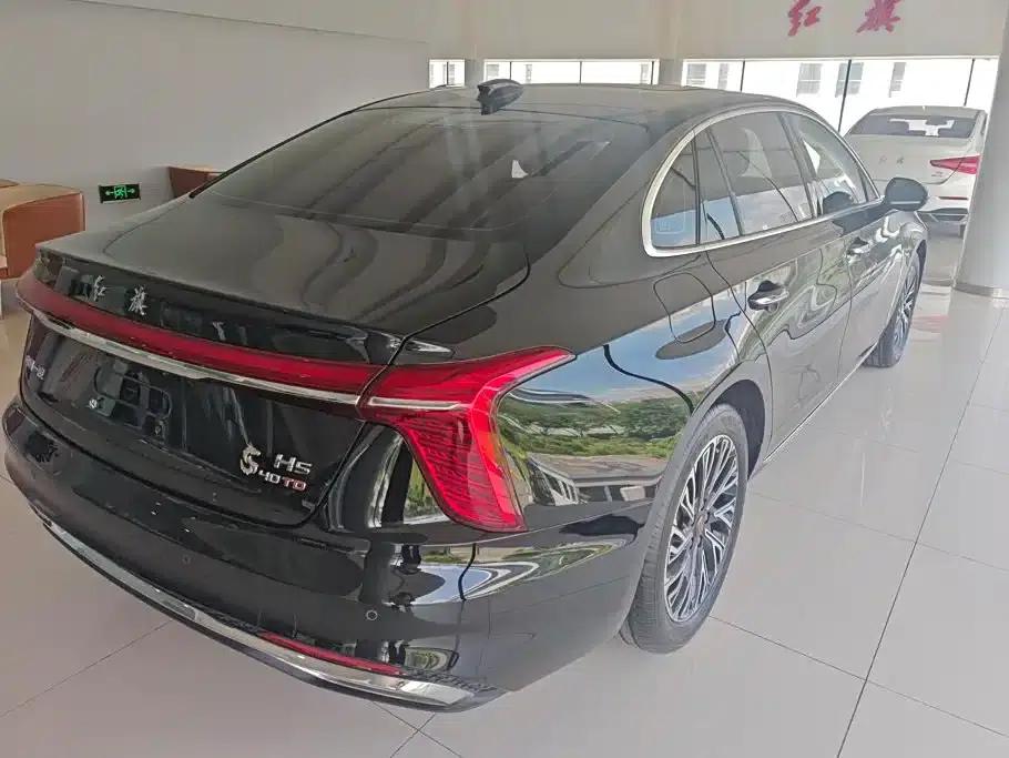Hongqi H5 2024 2.0T Automatic Intelligent Flagship Edition — миниатюра 3