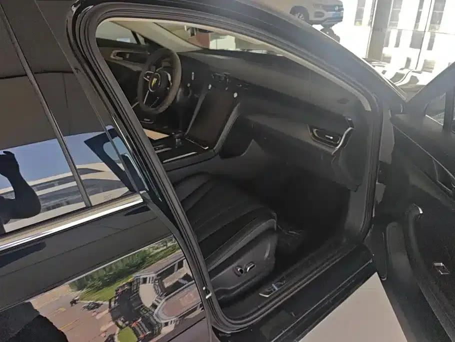 Hongqi H5 2024 2.0T Automatic Intelligent Flagship Edition — миниатюра 8
