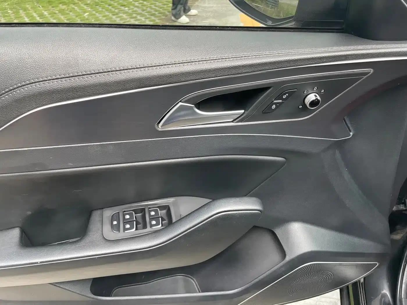 Hongqi H5 2020 1.5T DCT Flag Edition — миниатюра 6