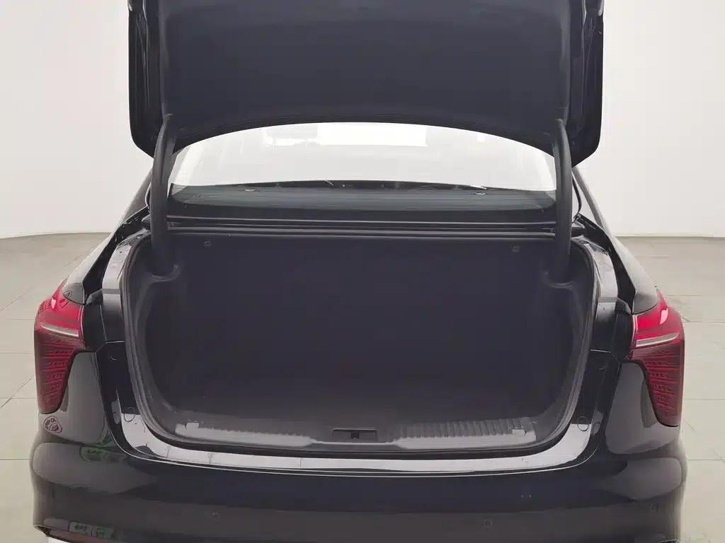 Hongqi H5 2023 1.5T DCT Intelligent Flagship Edition — миниатюра 16