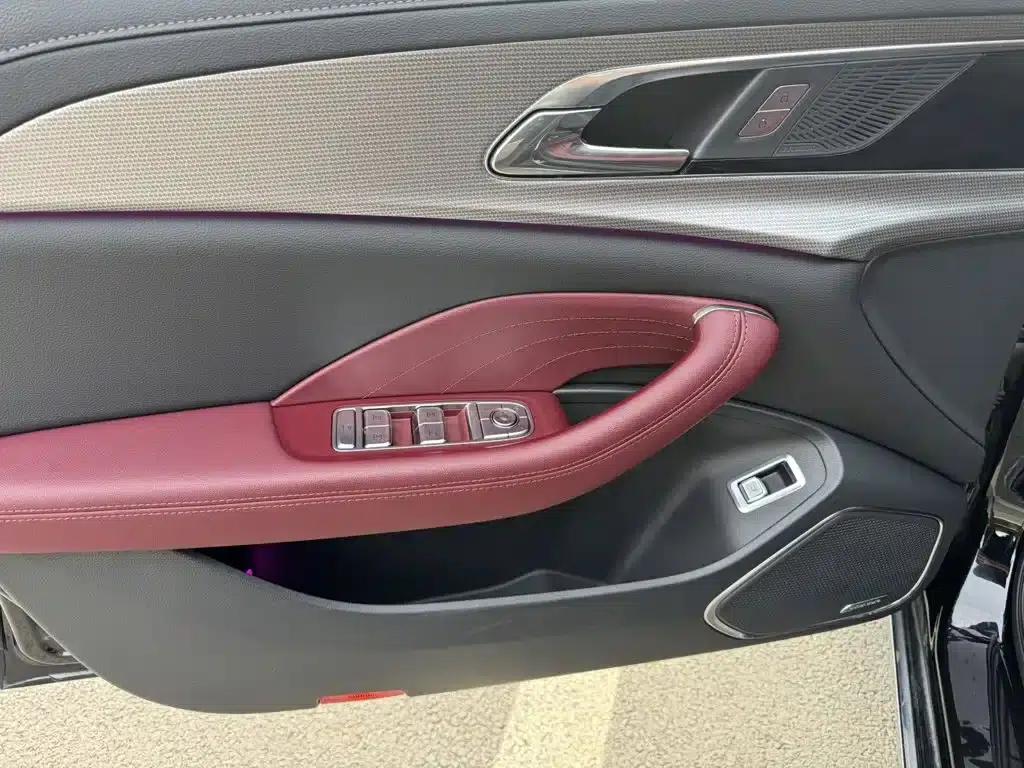 Hongqi H5 2023 2.0T Automatic Intelligent Flagship Edition — миниатюра 9