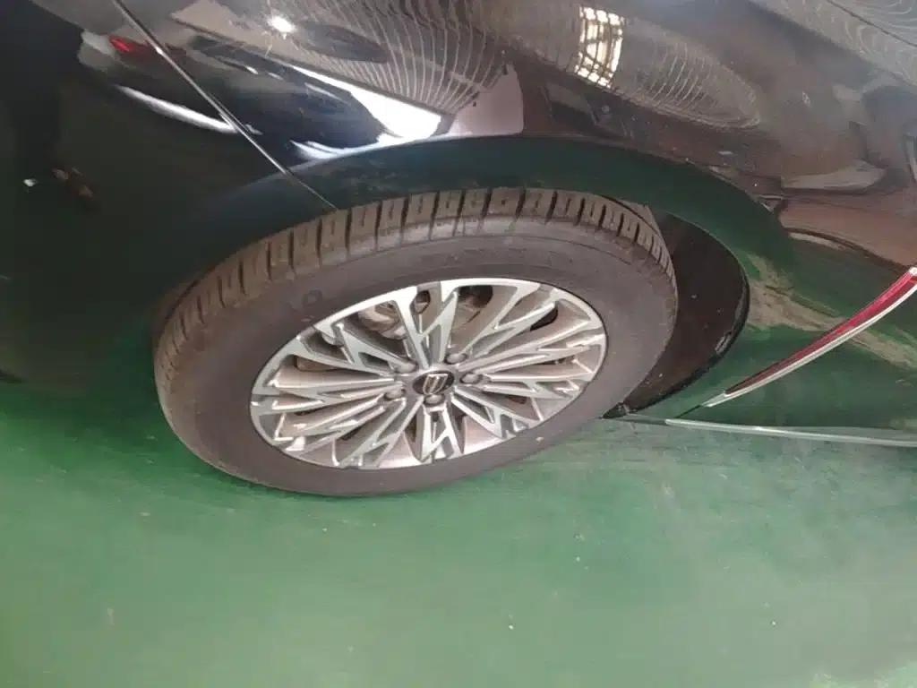 Hongqi H5 2025 1.5T DCT Flag Edition — миниатюра 23
