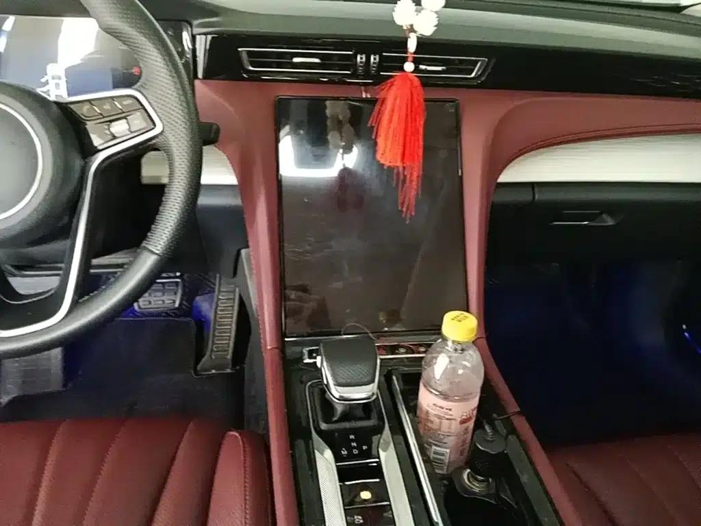Hongqi H5 2025 1.5T DCT Flag Edition — миниатюра 13