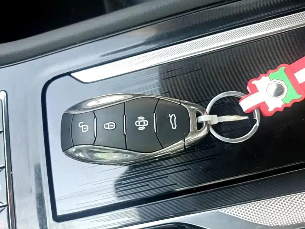 Hongqi H5 2023 1.5T DCT Intelligent Flagship Edition — миниатюра 9